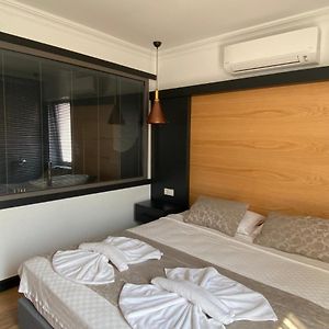 Deluxe Zimmer mit Kingsize-Bett